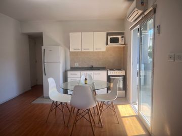 VENTA DPTO 1 ambiente DIVISIBLE con BALCON CASEROS
