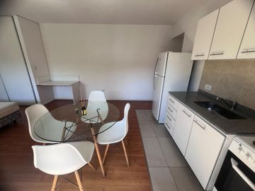 VENTA DPTO 1 ambiente DIVISIBLE con BALCON CASEROS