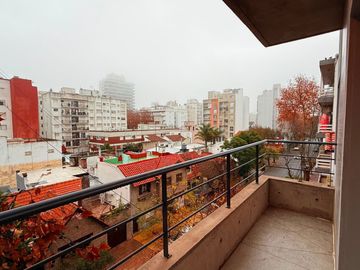 VENTA 2 AMBIENTES SEMIPISO LA PERLA A ESTRENAR