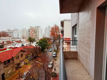 VENTA 2 AMBIENTES SEMIPISO LA PERLA A ESTRENAR