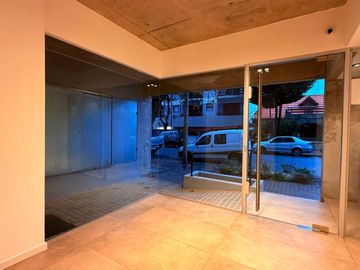 VENTA 2 AMBIENTES SEMIPISO LA PERLA A ESTRENAR