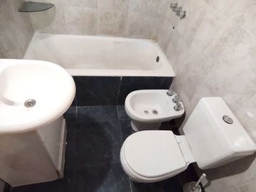 VENTA PH AVELLANEDA 3 AMB QUINCHO PATIO S/EXPENSAS