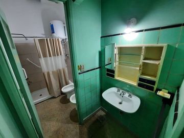Venta en Blok 6 dpto 1 local con renta  Mataderos