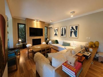 Casa Venta y alquiler Marina del Sol 4 dormitorios jardin pileta amarra amenities