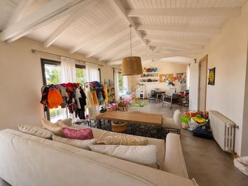 Casa Venta y alquiler Marina del Sol 4 dormitorios jardin pileta amarra amenities