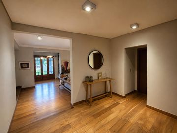 Casa Venta y alquiler Marina del Sol 4 dormitorios jardin pileta amarra amenities