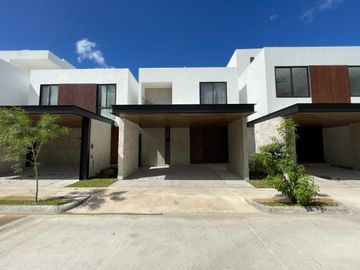 CASA EN VENTA EN MÉRIDA YUCATÁN EN PRIVADA EN TEMOZÓN NORTE