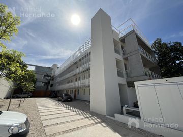 Alquiler de departamento 2 ambientes con terraza, parrilla y cochera en Moreno