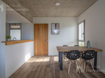 Alquiler de departamento 2 ambientes con terraza, parrilla y cochera en Moreno