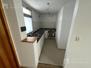 Alquiler de departamento 2 ambientes con terraza, parrilla y cochera en Moreno