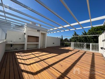 Alquiler de departamento 2 ambientes con terraza, parrilla y cochera en Moreno