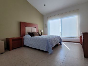 CASA AMUEBLADA EN RENTA EN PARQUE LA CASTELLANA, LOMAS DE ANGELÓPOLIS II