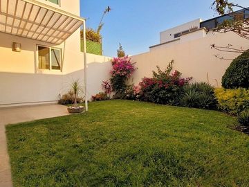 CASA AMUEBLADA EN RENTA EN PARQUE LA CASTELLANA, LOMAS DE ANGELÓPOLIS II