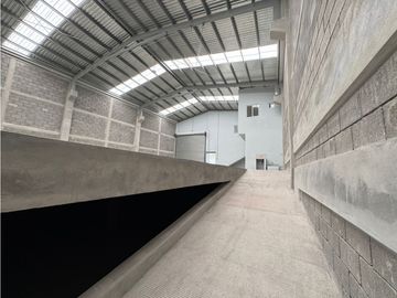 BODEGA EN RENTA SANTA CATARINA MST