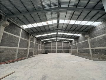BODEGA EN RENTA SANTA CATARINA MST