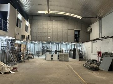 ALQUILER  ENTRADA POR DOS CALLES PASO 2060 Y EUROPA 940 L. DEL MIRADOR  2200 MTS2 LOCAL INDUSTRIAL  DEPOSITO A PASOS DE GRAL PAZ