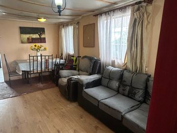 Casa de Tres dormitorios tres baños y estacionamiento