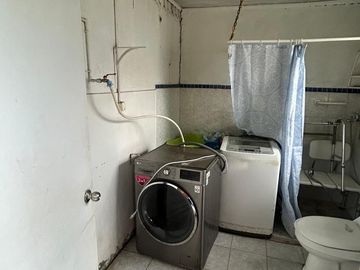 Casa de Tres dormitorios tres baños y estacionamiento