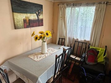 Casa de Tres dormitorios tres baños y estacionamiento
