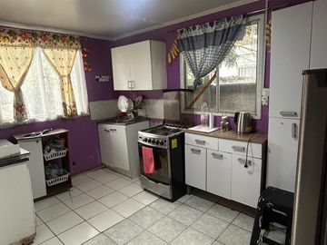 Casa de Tres dormitorios tres baños y estacionamiento