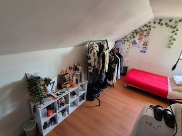 Gran Oportunidad Casa de 3Pisos 5D/3B/2E y Potencial Quilicu