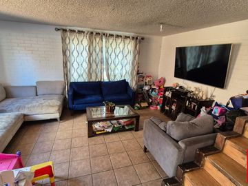 Gran Oportunidad Casa de 3Pisos 5D/3B/2E y Potencial Quilicu