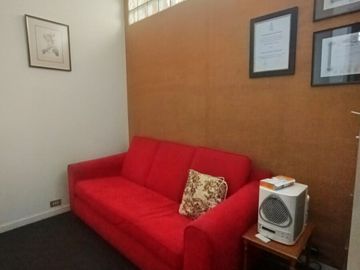 Excelente local comercial / Barrio Italia