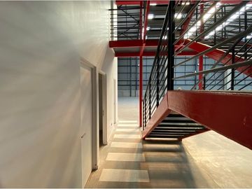 Bodega moderna en Pudahuel lista para tu negocio