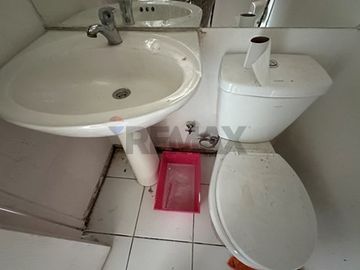Oficina renovada, 20 m2. 2B, Metro P.Valdivia