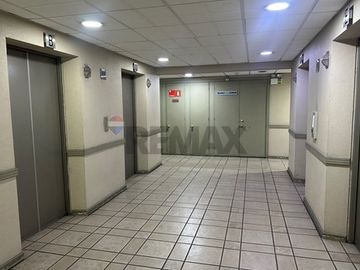 Oficina renovada, 20 m2. 2B, Metro P.Valdivia