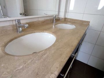 Casa con piscina Oportunidad en Valle Grande