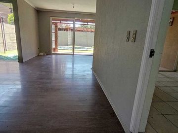 Casa con piscina Oportunidad en Valle Grande