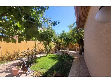 Casa Familiar con Gran Patio en Peñablanca