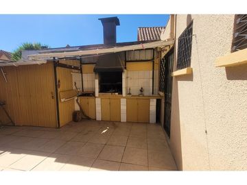 Casa Familiar con Gran Patio en Peñablanca