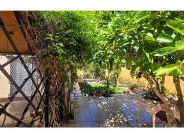 Casa Familiar con Gran Patio en Peñablanca