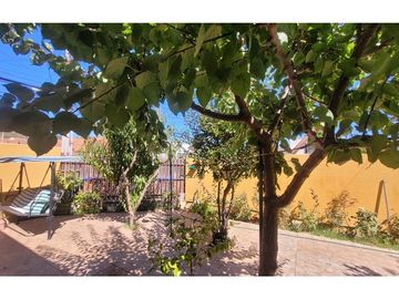 Casa Familiar con Gran Patio en Peñablanca