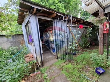 SE VENDE CASA 2D/2B, CON PIEZAS Y DEPTOS. INTERIOR