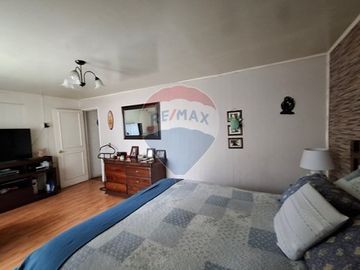 SE VENDE CASA 2D/2B, CON PIEZAS Y DEPTOS. INTERIOR