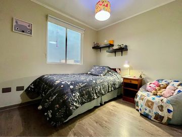 SE VENDE CASA 4DORMIT/3BAÑOS EN CONDOMINIO.