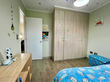 SE VENDE CASA 4DORMIT/3BAÑOS EN CONDOMINIO.