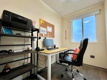 SE VENDE CASA 4DORMIT/3BAÑOS EN CONDOMINIO.