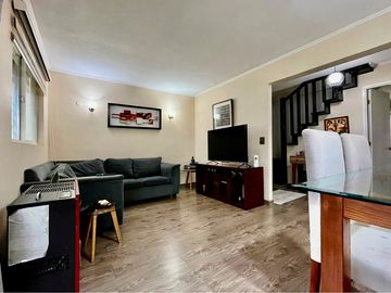 SE VENDE CASA 4DORMIT/3BAÑOS EN CONDOMINIO.