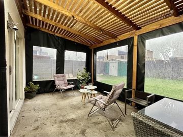 SE VENDE CASA 4DORMIT/3BAÑOS EN CONDOMINIO.