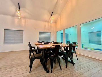 SE VENDE CASA 4DORMIT/3BAÑOS EN CONDOMINIO.