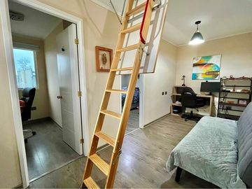 SE VENDE CASA 4DORMIT/3BAÑOS EN CONDOMINIO.