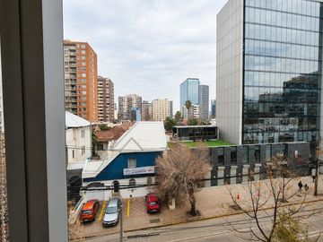 Oficina 70 m² | 4 Privados | 2 Est. | Providencia