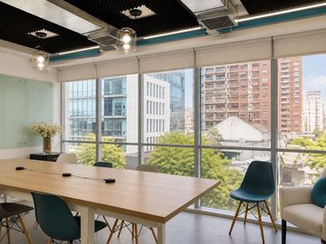 Oficina 70 m² | 4 Privados | 2 Est. | Providencia