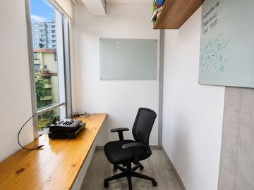 Oficina 70 m² | 4 Privados | 2 Est. | Providencia