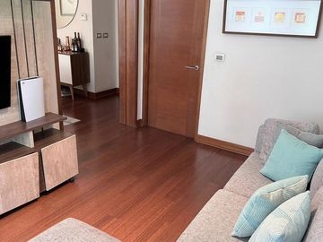 Depto con 450 M2 de Jardín y piscina privados.