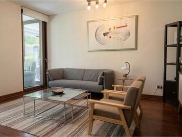 Depto con 450 M2 de Jardín y piscina privados.
